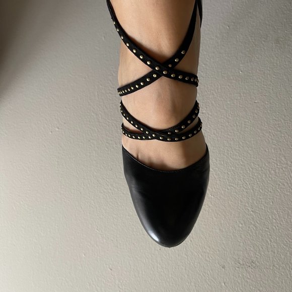 Leather heels with gold studs - Picture 3 of 3